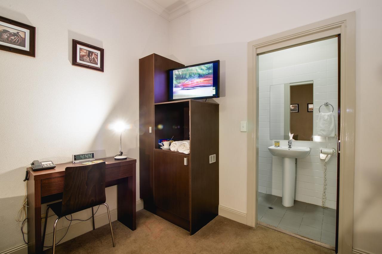 Royal Hotel Гимпи Екстериор снимка