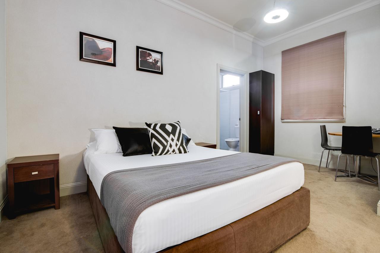 Royal Hotel Гимпи Екстериор снимка