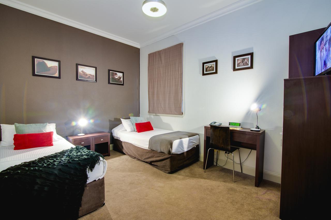 Royal Hotel Гимпи Екстериор снимка
